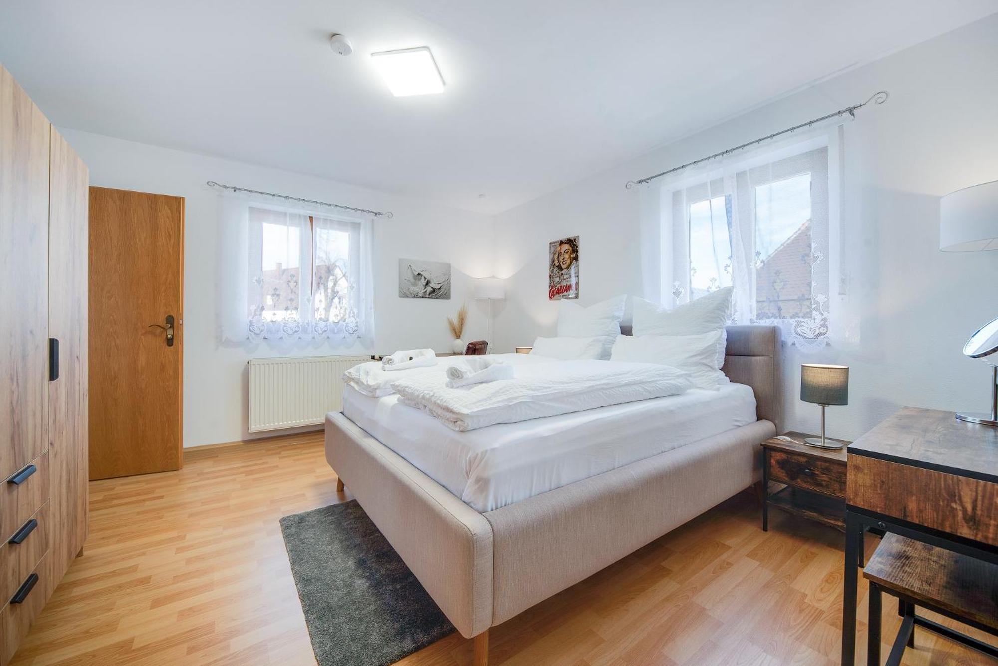 Fewo-Lavees Moderne Zentrale Fewo Nahe Omv Wacker Kliniken Burg -Eigener Eingang-Schluesselloser Check In Burghausen Extérieur photo