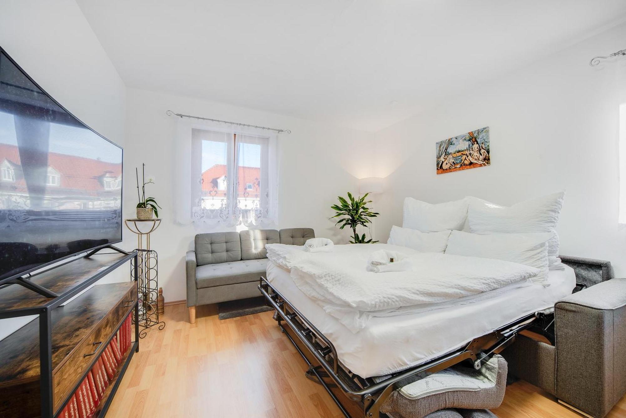 Fewo-Lavees Moderne Zentrale Fewo Nahe Omv Wacker Kliniken Burg -Eigener Eingang-Schluesselloser Check In Burghausen Extérieur photo