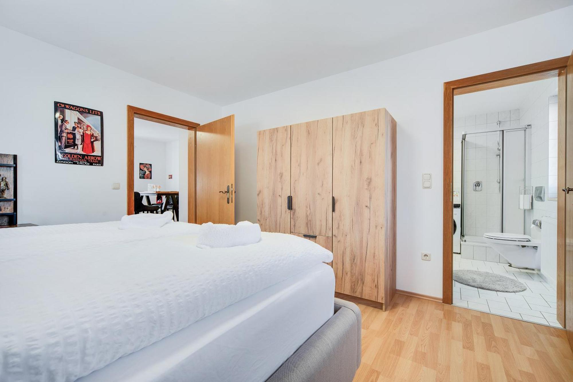 Fewo-Lavees Moderne Zentrale Fewo Nahe Omv Wacker Kliniken Burg -Eigener Eingang-Schluesselloser Check In Burghausen Extérieur photo