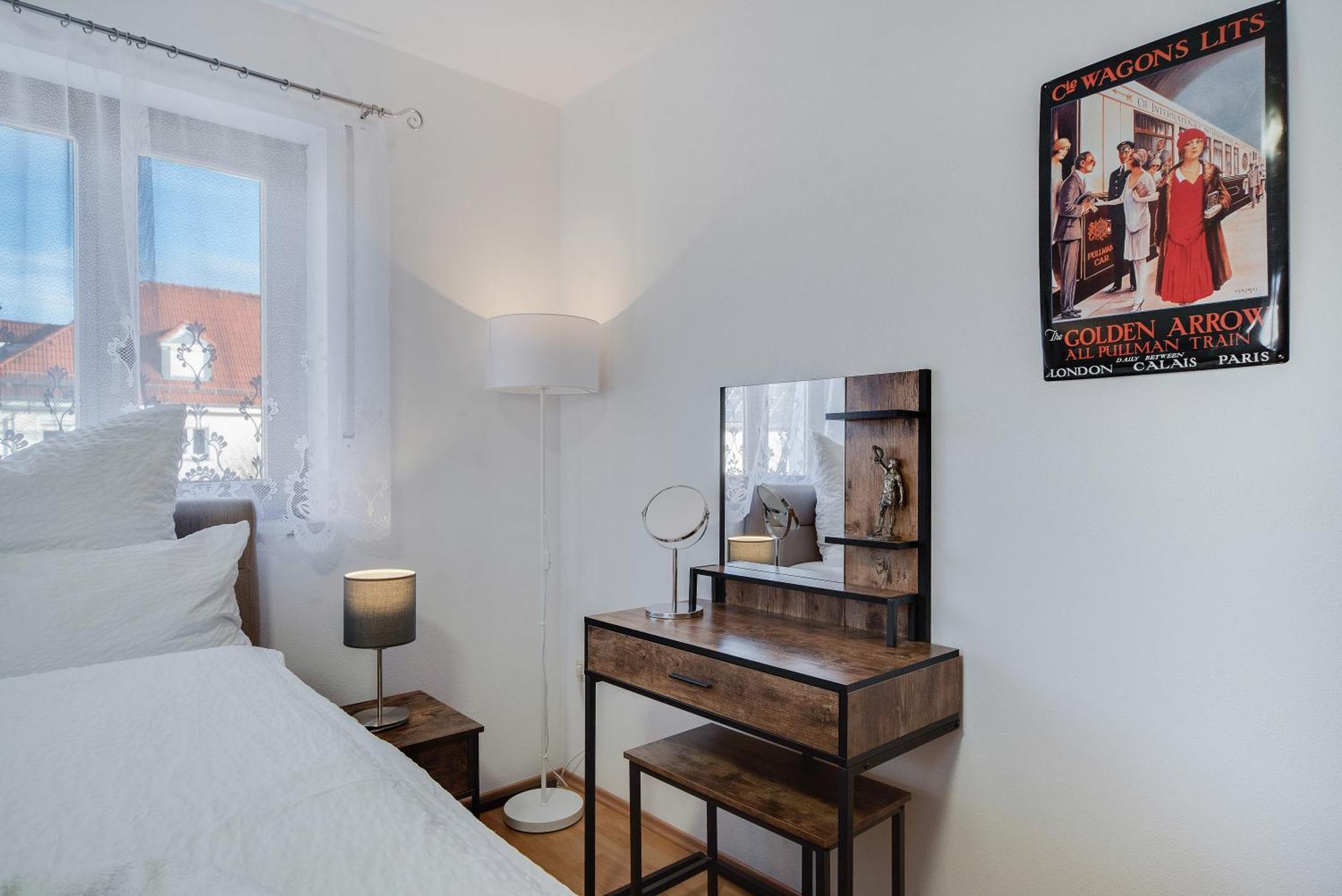 Fewo-Lavees Moderne Zentrale Fewo Nahe Omv Wacker Kliniken Burg -Eigener Eingang-Schluesselloser Check In Burghausen Extérieur photo