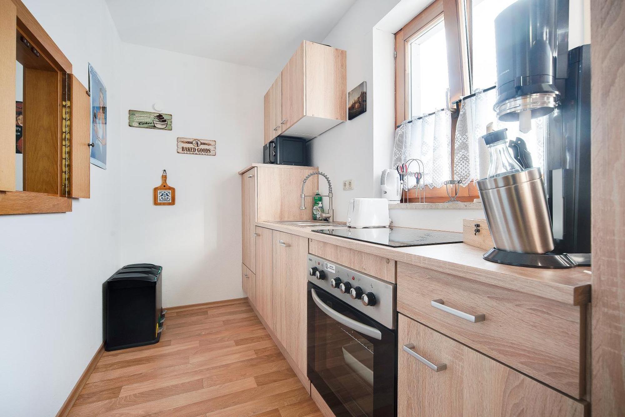 Fewo-Lavees Moderne Zentrale Fewo Nahe Omv Wacker Kliniken Burg -Eigener Eingang-Schluesselloser Check In Burghausen Extérieur photo