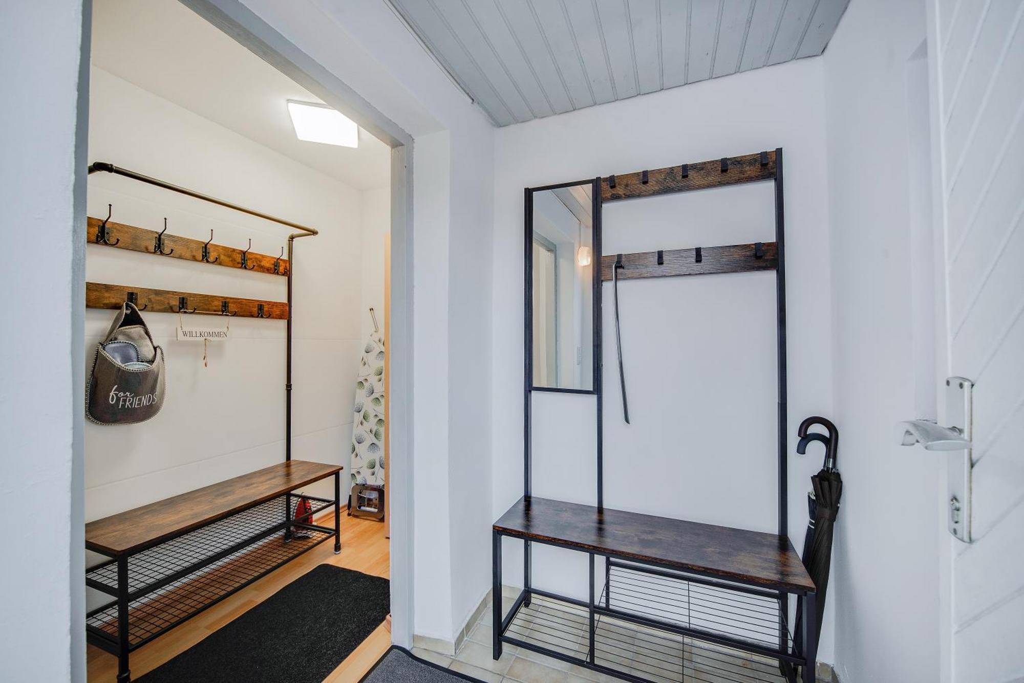 Fewo-Lavees Moderne Zentrale Fewo Nahe Omv Wacker Kliniken Burg -Eigener Eingang-Schluesselloser Check In Burghausen Extérieur photo